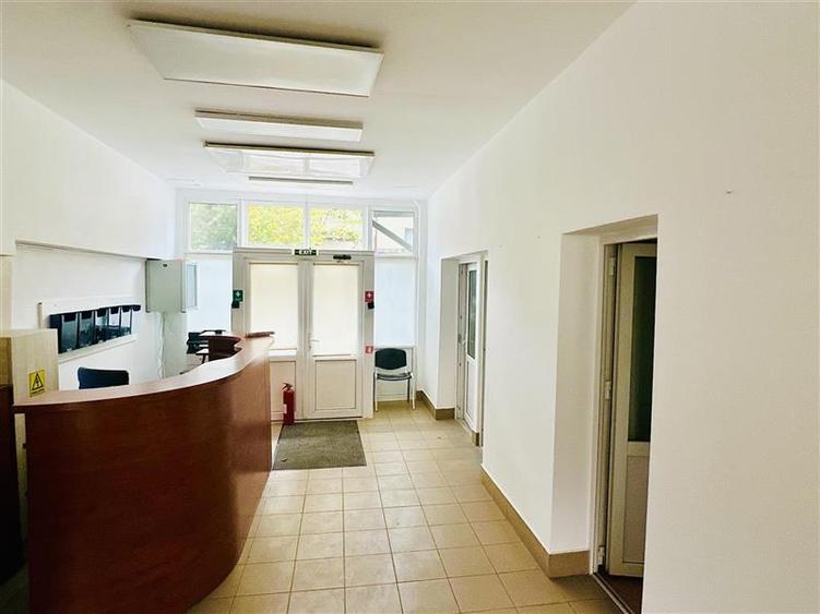 Casă individuală cu 6 camere cu Teren 275 Mp în Bartolomeu