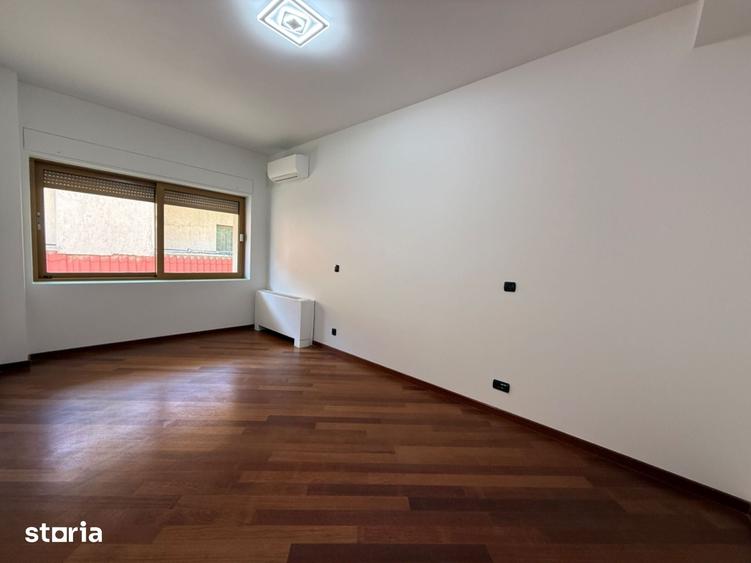 Apartament cu 5 camere în Primăverii