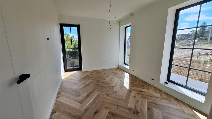 Casă individuală cu 4 camere cu Canalizare în Rediu