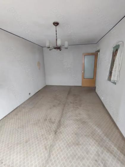 Apartament cu 3 camere decomandat în Rahova