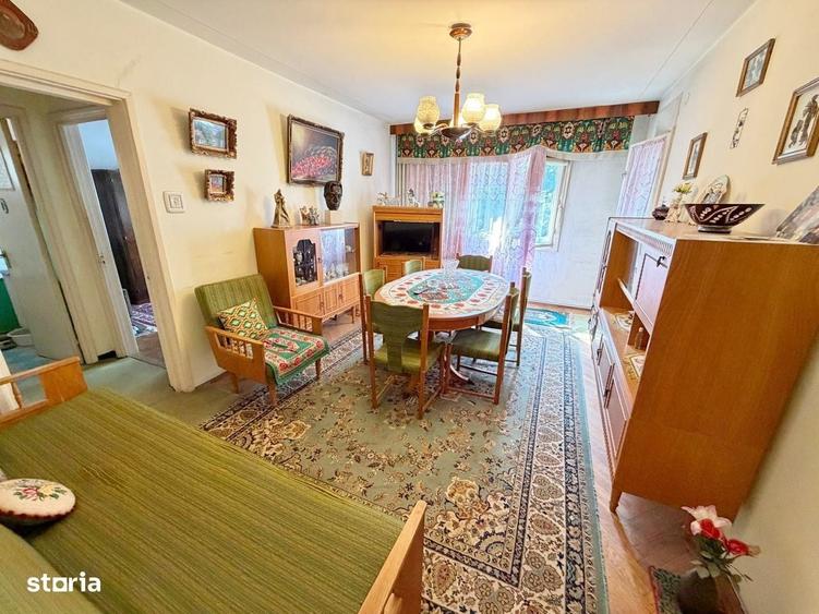 Apartament cu 4 camere în Podu Roș