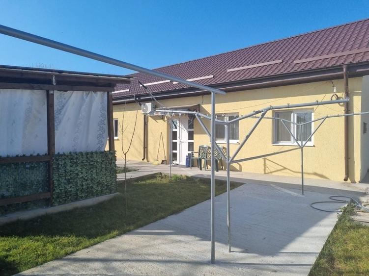 Casă cu 3 camere cu Teren 120 Mp în Central