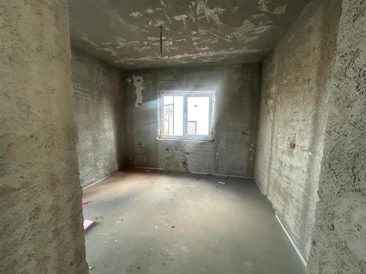 Casă individuală cu 4 camere cu Teren 400 Mp în Ipotești