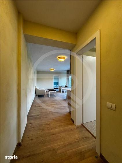 Apartament cu 3 camere semidecomandat în Borhanci