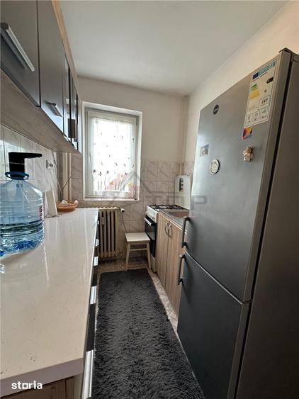 Apartament cu 2 camere decomandat în Podu Roș