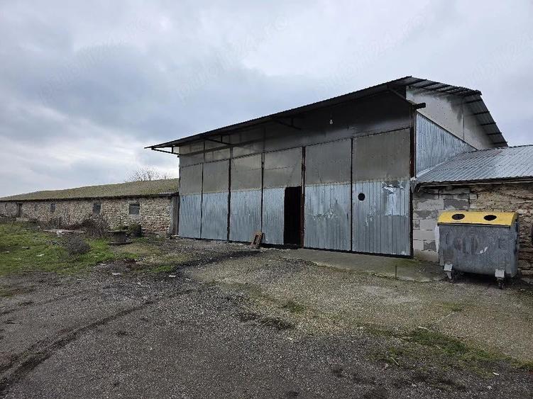 Spațiu comercial, de 120 mp, în Limanu
