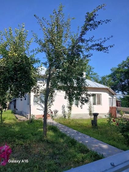 Casă cu 4 camere cu Teren 20 Mp în Central
