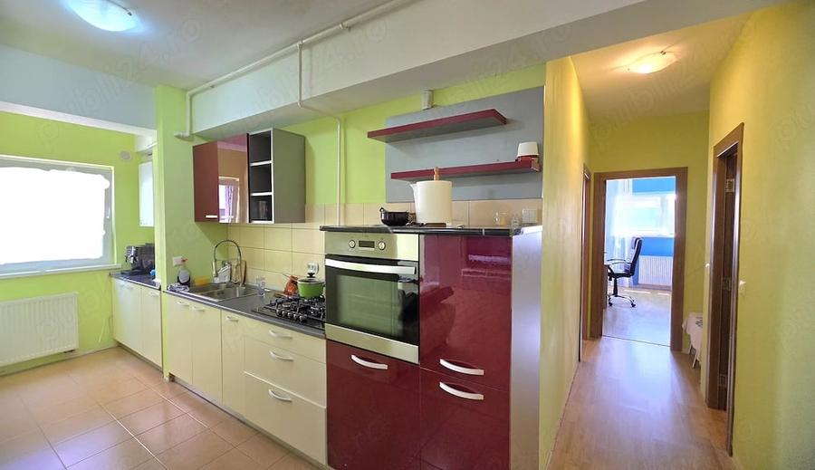 Apartament cu 3 camere decomandat în Independenței