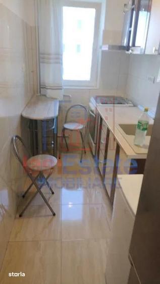 Apartament cu 2 camere nedecomandat, mobilat în Podu Roș