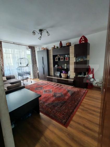 Apartament cu 4 camere decomandat, mobilat în Independenței