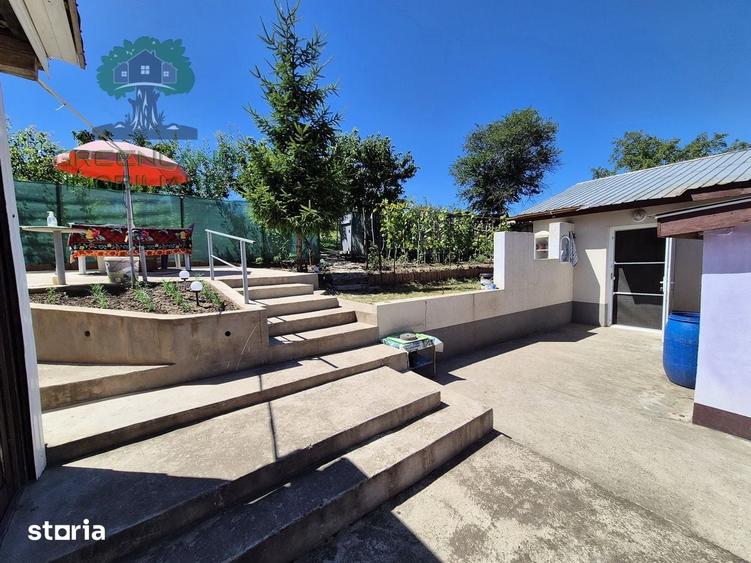 Casă cu 5 camere cu Teren 3024 Mp în Popricani
