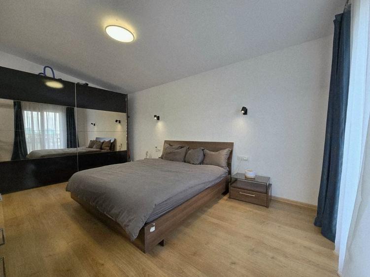 Apartament cu 3 camere semidecomandat în Ștefăneștii de Jos