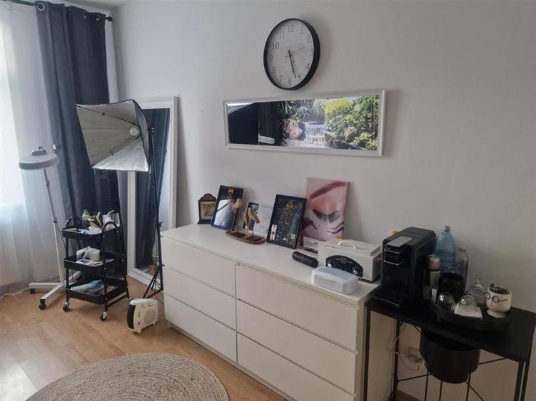 Cabinet de infrumusetare in cadrul unui salon  modern - 2