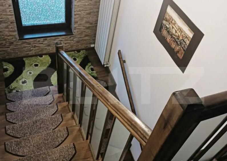 Casa individuala cu 5 camere, 240 mp, 12,8 ari teren, zona - 7