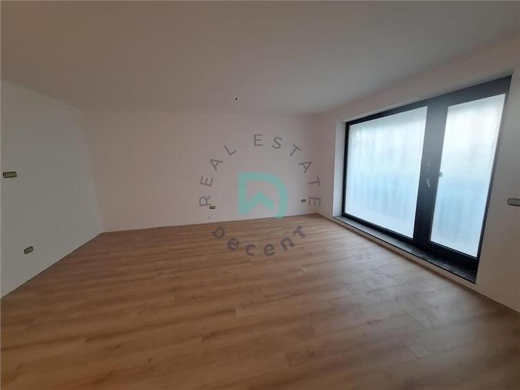 Apartament cu 2 camere semidecomandat în Tractorul