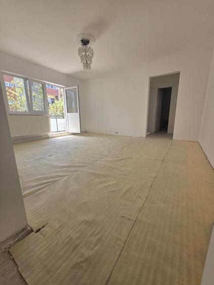 Apartament 3 camere etajul 2 .se preda finisat! Parchetul, gresia si faianta sunt incluse in pret, la alegerea cumparatorului - 4