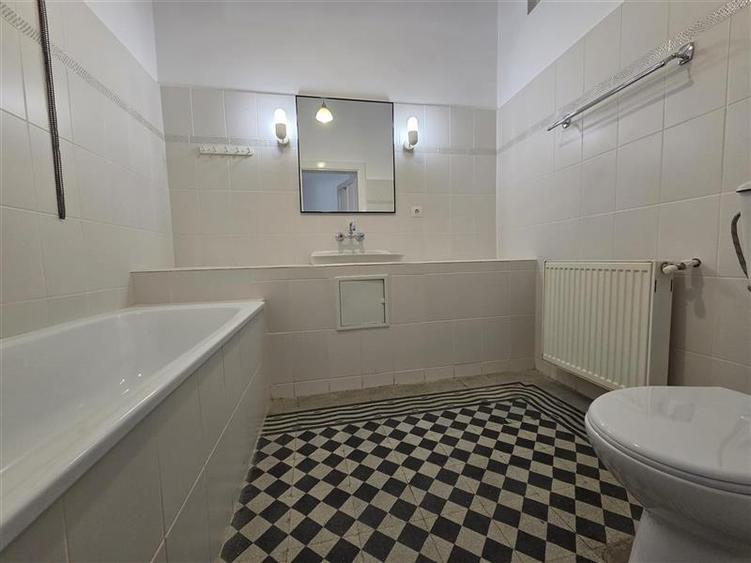 Apartament superb renovat in Centrul Istoric Brasov - 10