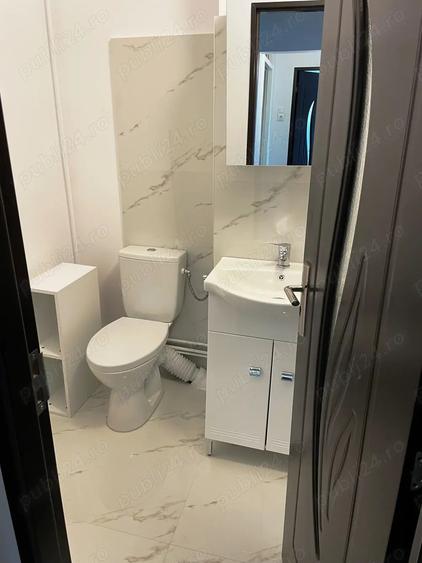 Proprietar , inchiriez ap 3 cam dec ,centrala,2 bai , Et 2, P-ta Verde, C Aradului - 1