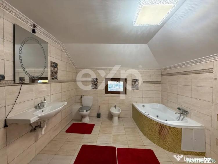 Casă cu 5 camere cu Teren 1019 Mp în Sascut