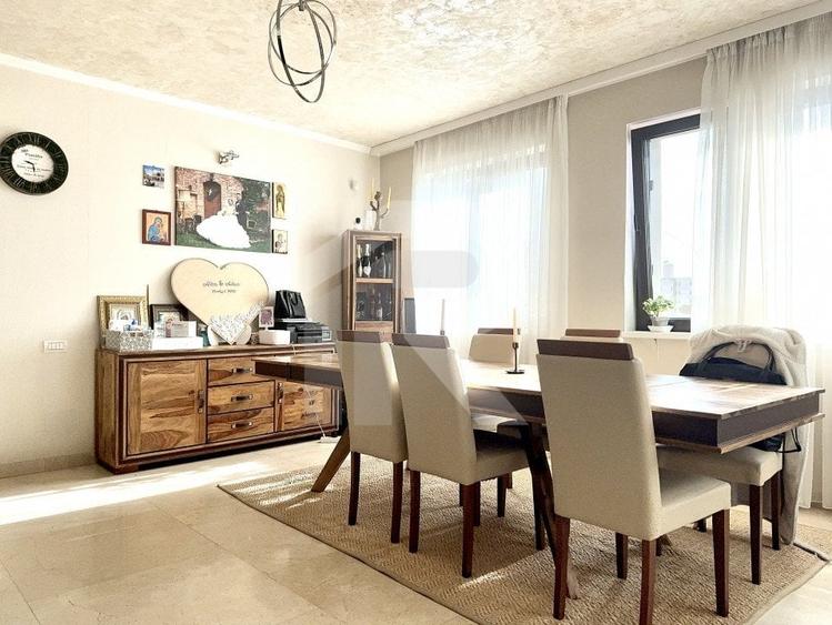 Vila de Vanzare Domnesti indepedenta energetic cu piscina incalzita - 2