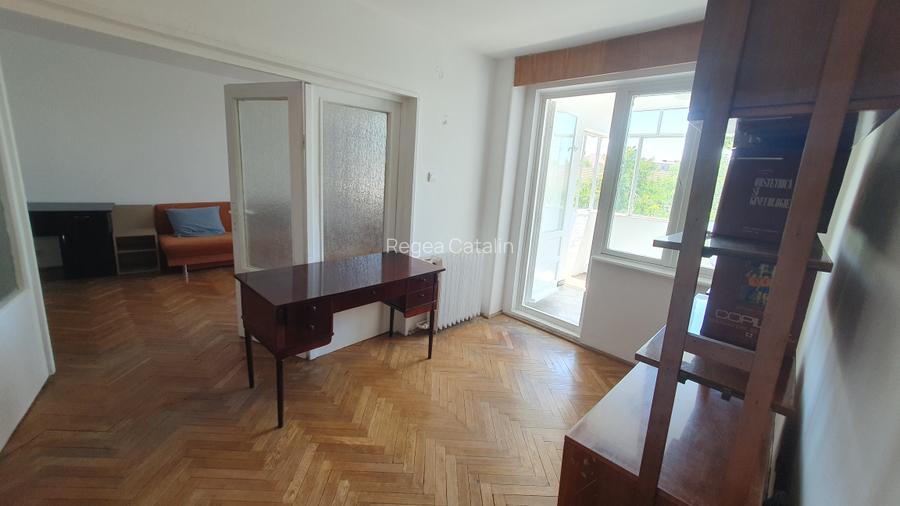 Apartament spatios cu potential de personalizare