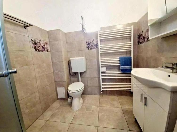 Centrul Craiovei: Casa cu 4 camere ?i 3 bai, 155 mp utili, teren 201 mp, an 2015 - 7