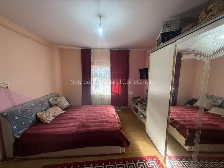 Apartament 2 cam in Vila etaj 1 + pod + curte 34 mp Campina