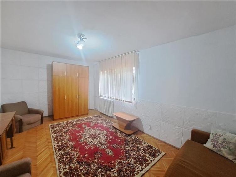 2 camere, decomandat, etaj intermediar, Girocului! - 2