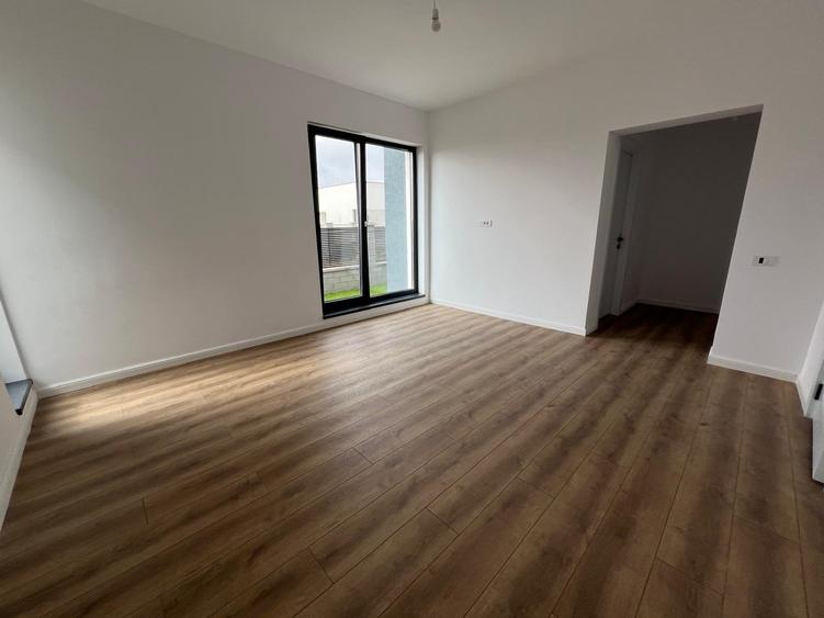 Complex Rezidential / Casa individuala /4 camere 2 bai / teren 407 mp - 11