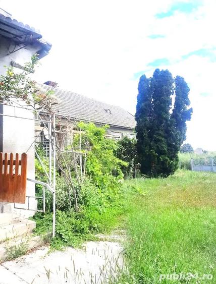 Casa de vanzare cu 4 camere si baie, la 4 km de vama Varsand, jud.Arad - 2