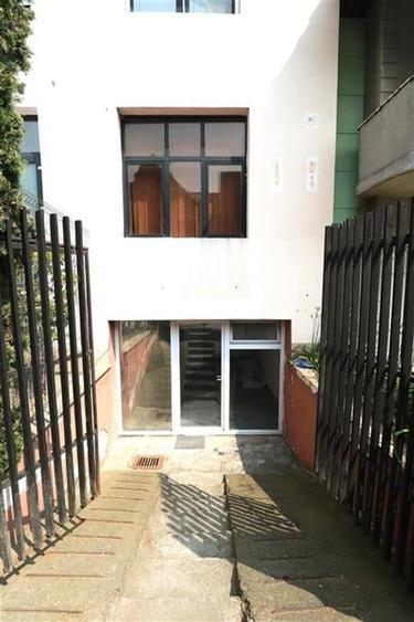 Spatiu comercial 20mp , zona Lipovei - 1