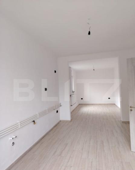 Casa de vanzare, cu 6 camere, 288 mp, zona Voinesti - 7