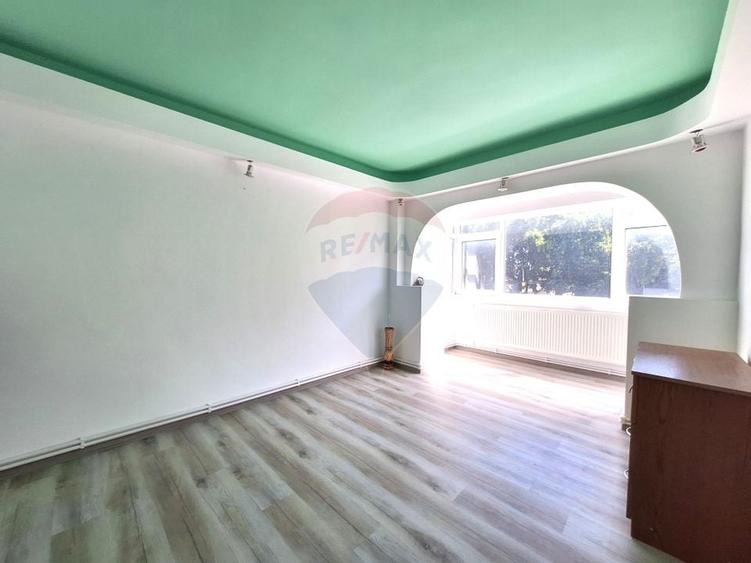 Apartament cu 3 camere de vanzare in zona Pod - 3