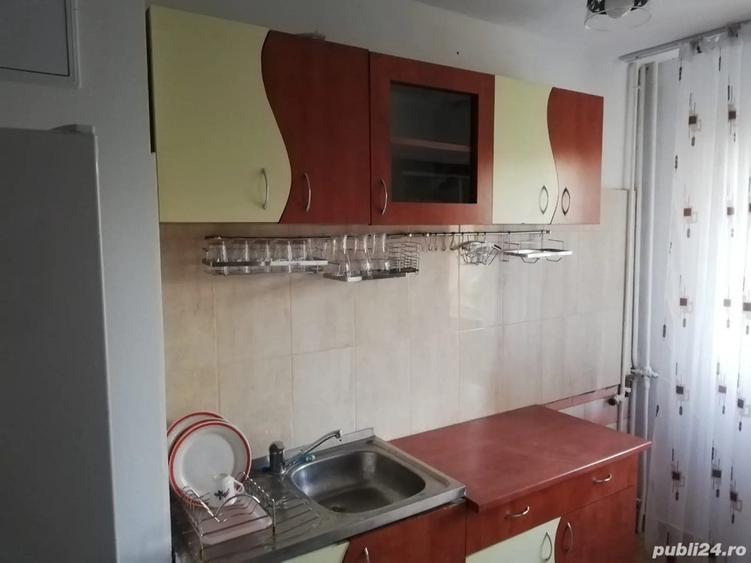 Inchiriez apartament - 2