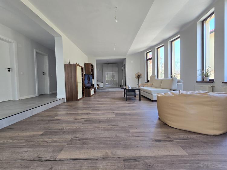 Casa individuala 210 mp, Cartierul Latin, curte 380 mp - 3