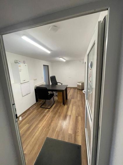 Apartament 3 camere de vanzare, Ultracentral, ideal locuinta sau birou - 1