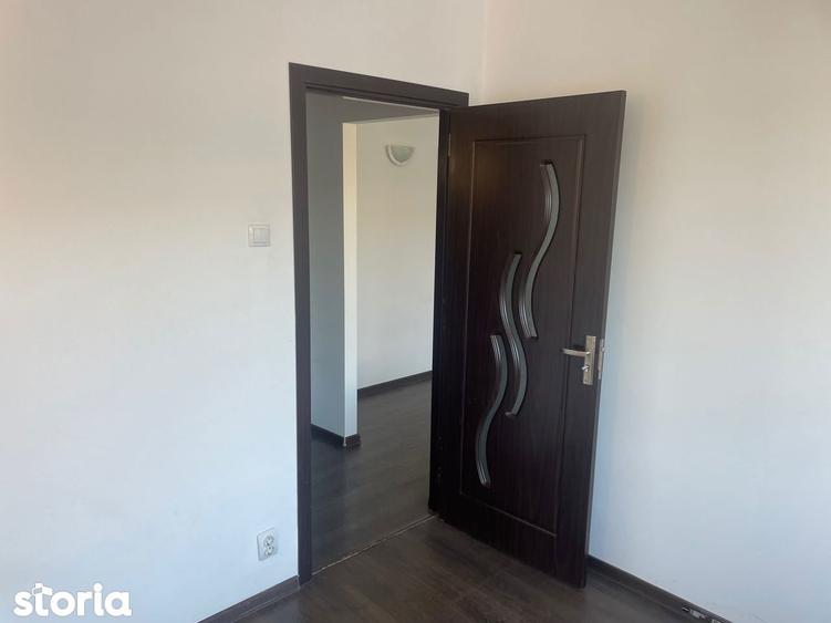 Apartament 2 camere, balcon ?i lift, Sector 4 - 10