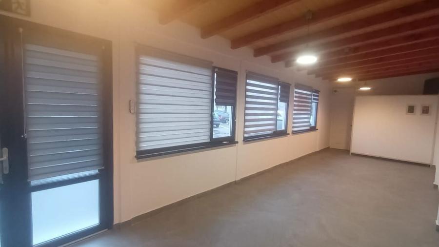 Spatiu comercial pozitie foarte buna - 1