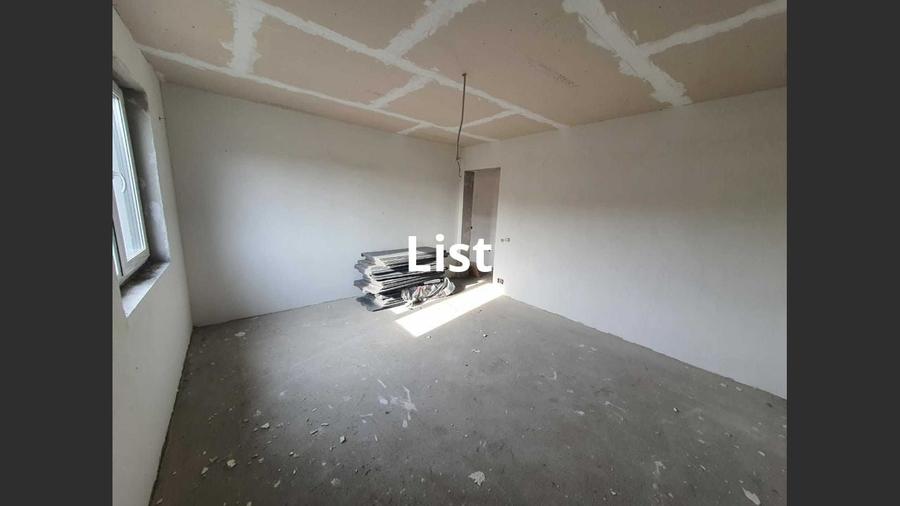 Casă cu priveliste superbă, Mera Nouă - 4