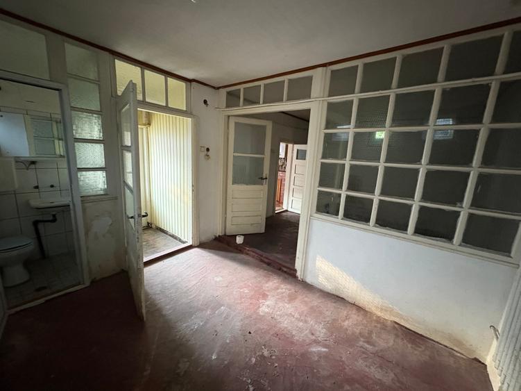 Casa de vânzare - Constanta - 6 CAMERE-147 mp. totali ( fără curtea interioară) - 36