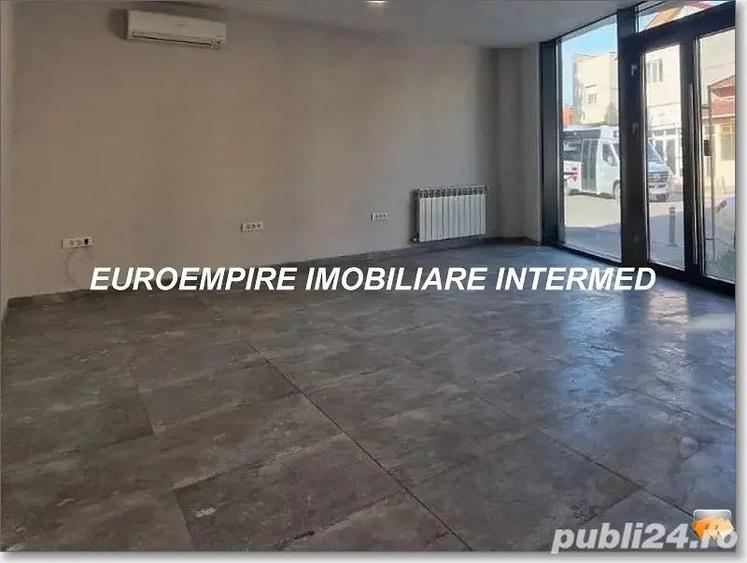 Spatiu Comercial ,zona Trocadero - 2