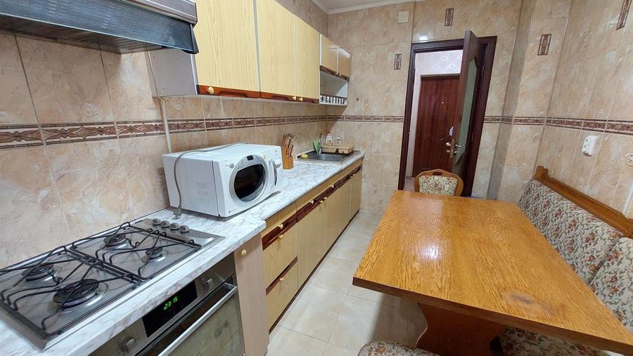 13 Seprembrie,Panduri, metrou Academia Militara la 800m - 5