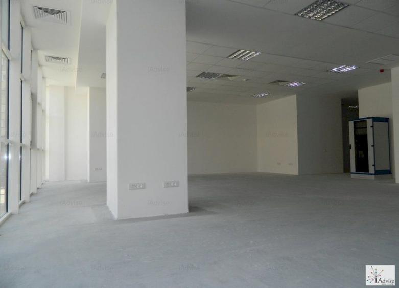 Spatiu de biouri in cladire reprezentativa, parcare generoasa - 3