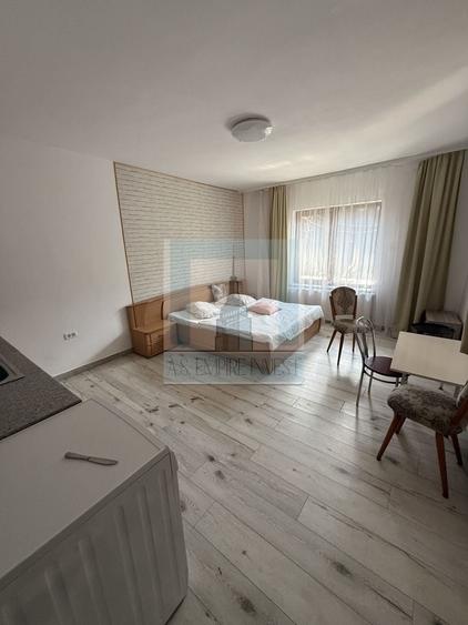 Casa 10 camere, 5 bai, 380 mp teren - zona Astra - 16