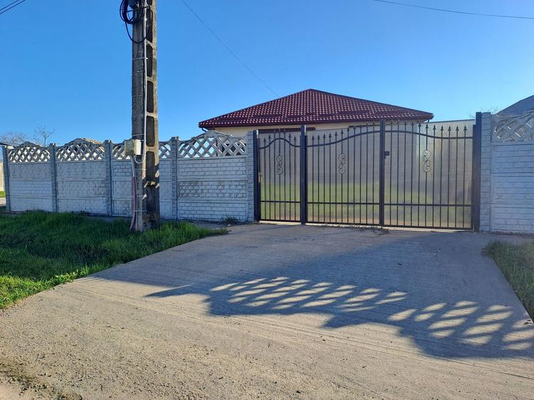 Vand casa noua, Bratestii de Jos, DB, la 2 km de DN si 14 km de Targoviste - 1