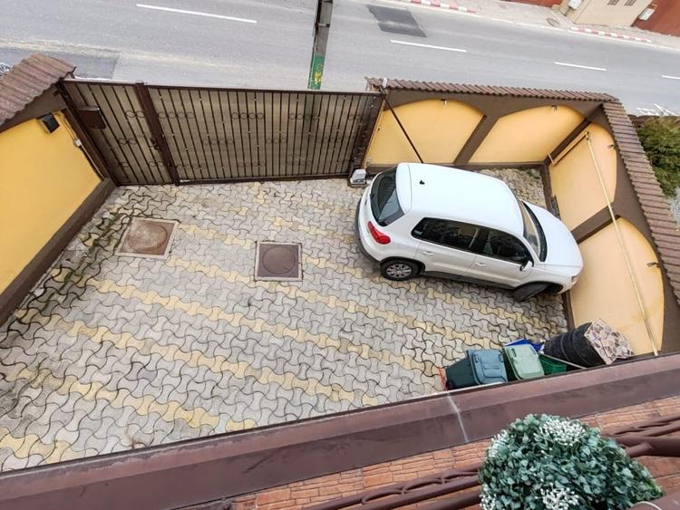 Casa 7 camere, 4 grupuri sanitare, curte si gradina - 4