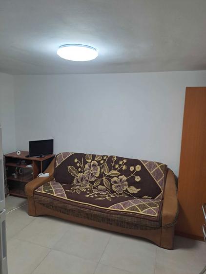 Dau in chirie zona pod ira camera ,bucatarie, baie hol - 8