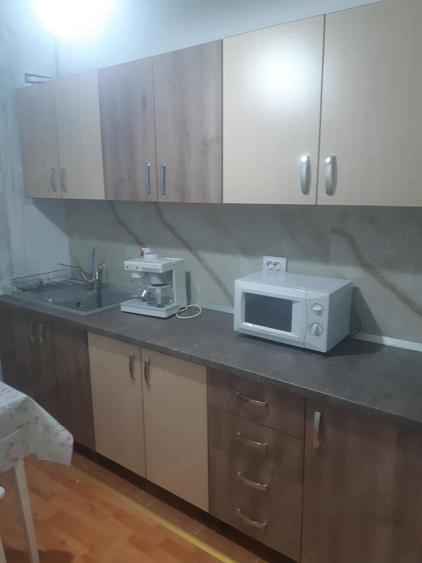 Zona Semiluna, 3 camere decomandat etaj2, mobilat si urilat, prima inchiriere - 8