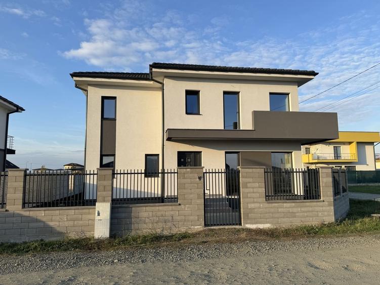 Sacalaz individuala P+E,Terasa,balcon,2 bai,5 camere,2 F.s - 1