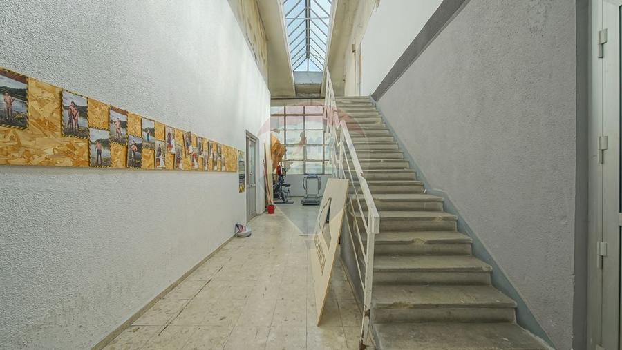 Spatiu comercial de 2,491mp de vanzare in zona Bartolomeu - 18